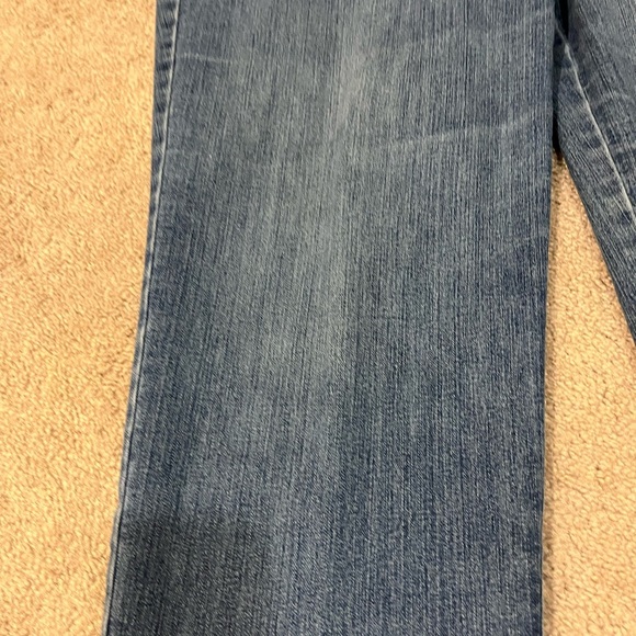 Gloria Vanderbilt Medium Wash Amanda Jeans - Picture 2 of 9